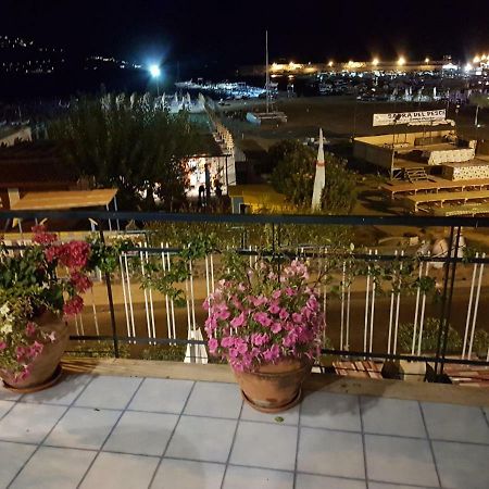 贾迪尼-纳克索斯Terrazza Sul Mare公寓 外观 照片